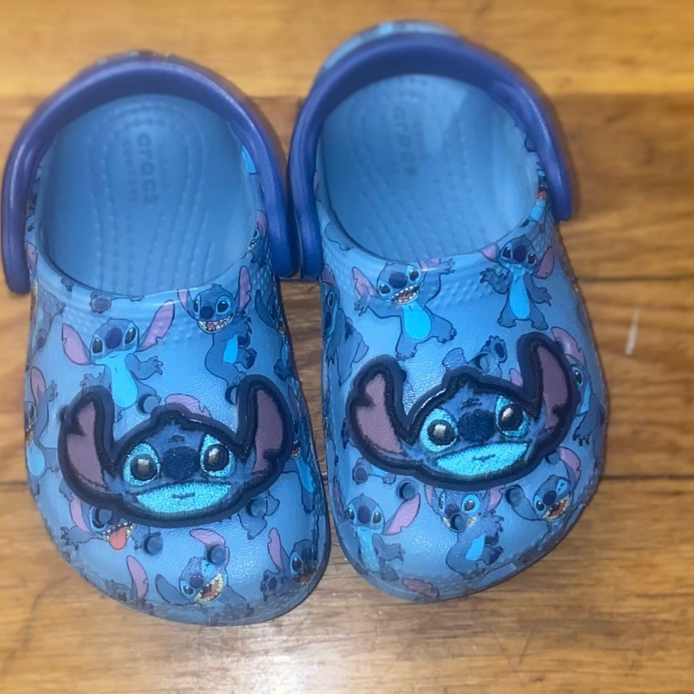 DisneyWorld Exclusive Stitch CROCS